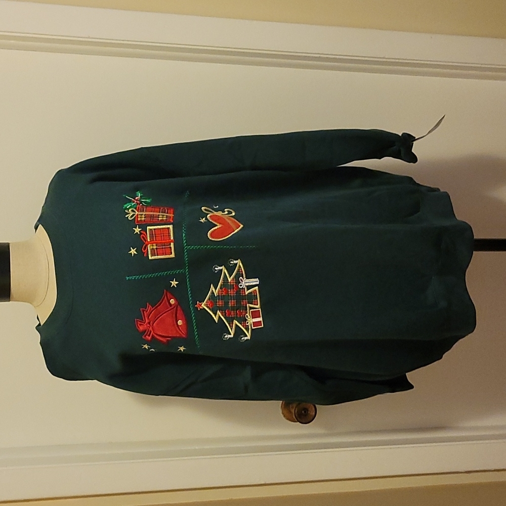 NWT: Honors Vintage Holiday Sweatshirt